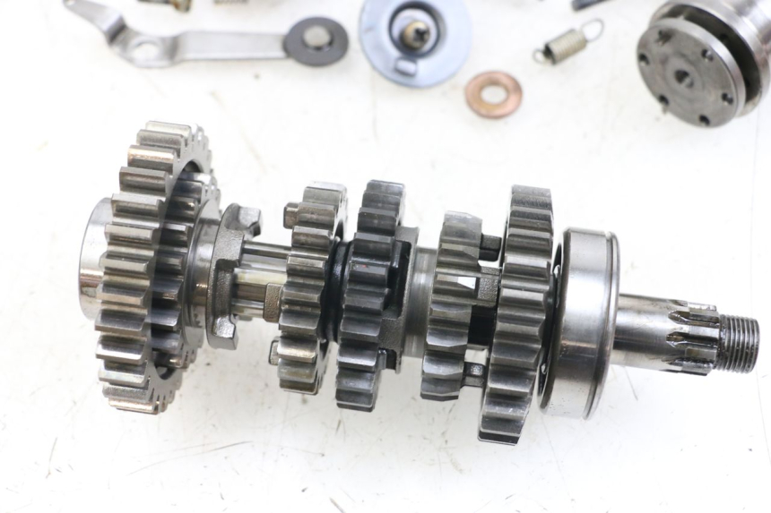 photo de GEARBOX SUZUKI GSX E 250 (1982 - 1983) - Component zoom