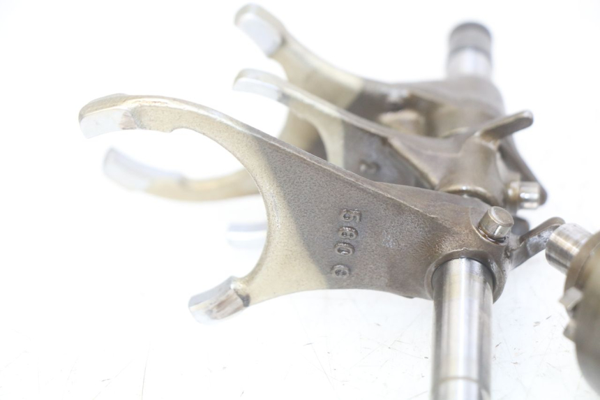 photo de GEARBOX TRIUMPH SPRINT ST 955 (1999 - 2001) - Alternative angle