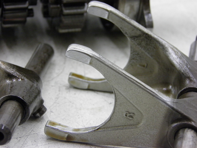 photo de GEARBOX YAMAHA TDM 900 (2004 - 2006) - Distinctive features