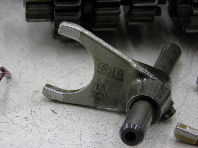 photo de GEARBOX YAMAHA TDM 900 (2004 - 2006) - Surface and material condition