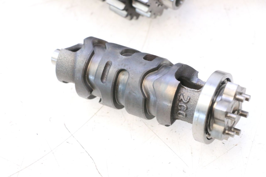 photo de GEARBOX YAMAHA YZF R6 600 (2008 - 2009) - High-resolution close-up