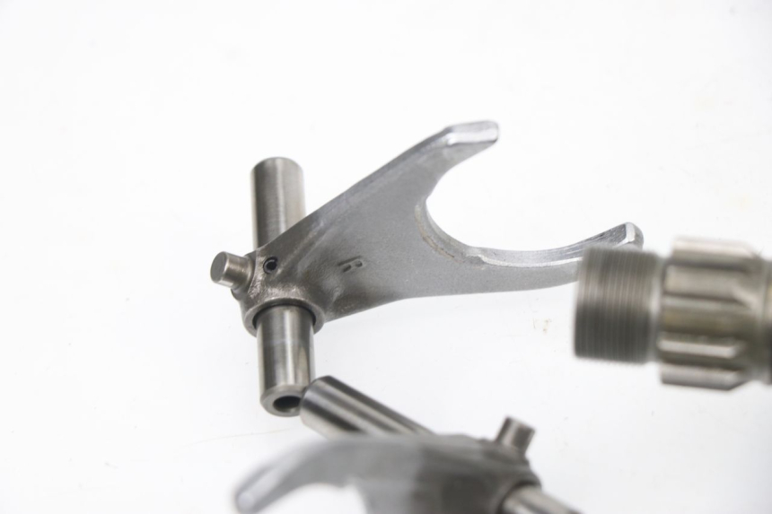 photo de GEARBOX YAMAHA YZF YZ-F 450 (2006 - 2009) - Alternative angle