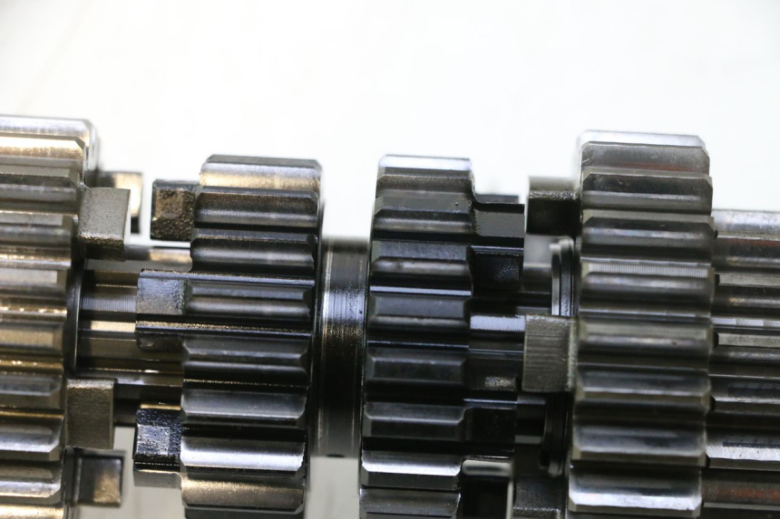 photo de GEARBOX KAWASAKI ZX-6R ZX6R 600 (2000 - 2002) - High-resolution close-up