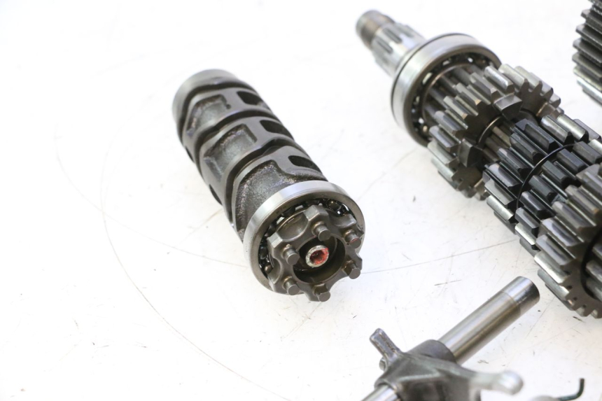 photo de GEARBOX KAWASAKI ZX-6R ZX6R 600 (2000 - 2002) - Used quality zoom