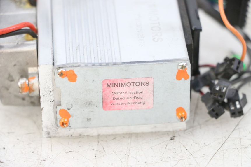 photo de CDI UNIT DUALTRON AMINIA 1 - Surface and material condition