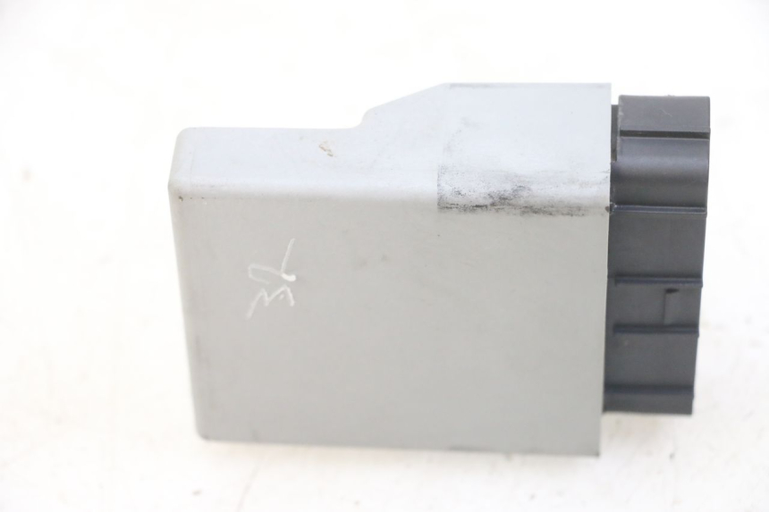 photo de CDI UNIT HONDA CBF 500 (2004 - 2007) - Alternative perspective