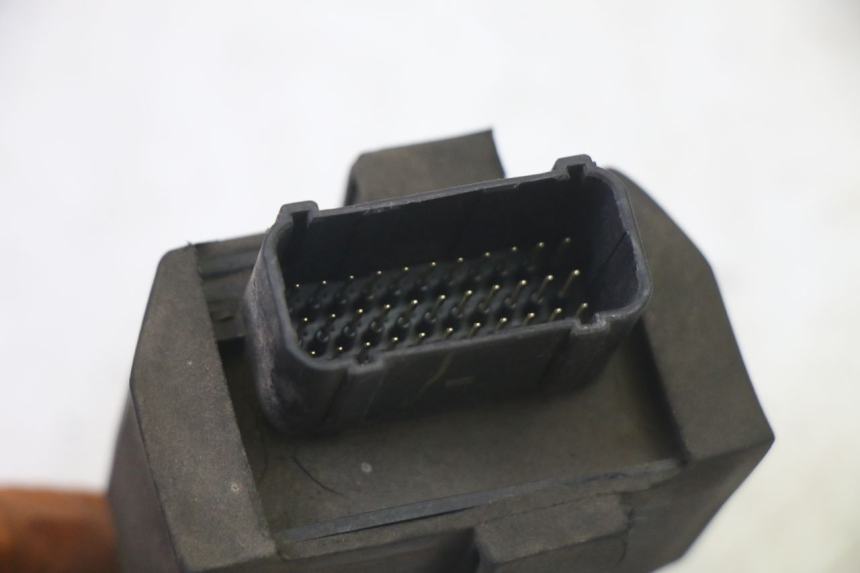 photo de CDI UNIT HONDA CBF 125 (2009 - 2015) - Alternative perspective