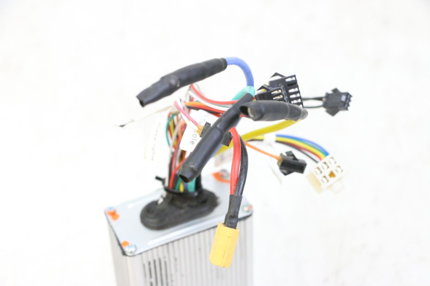 photo de CDI UNIT URBANGLIDE E-CROSS PRO 1 - Zoom on usage condition