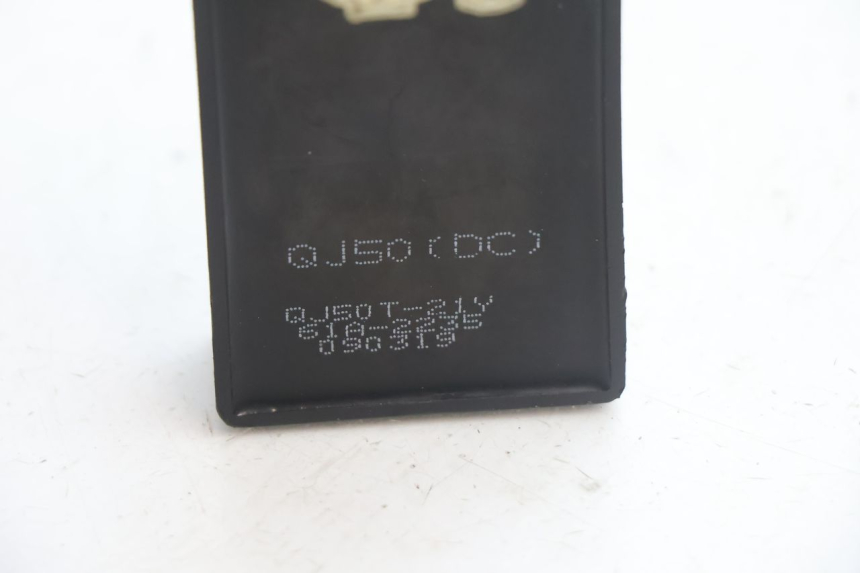 photo de CDI UNIT KEEWAY F-ACT NAKED 50 (2009 - 2014) - Alternative perspective