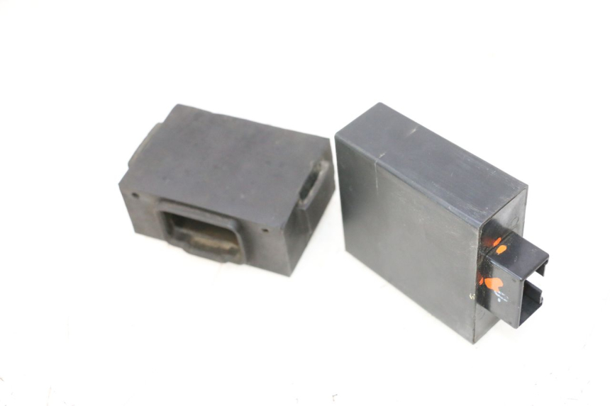 photo de CDI UNIT KAWASAKI GPX F ZX750F 750 (1986 - 1990) - Alternative perspective