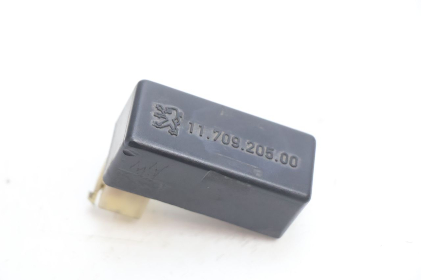 photo de CDI UNIT PEUGEOT SPEEDFIGHT LC 50 (1996 - 2002) - Alternative perspective