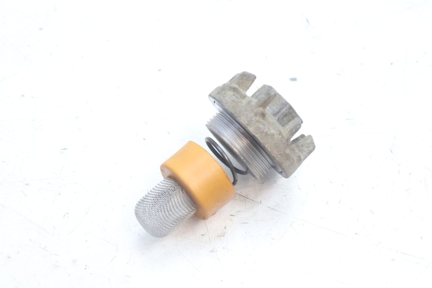 photo de ENGINE OIL CAP YAMAHA BW'S BWS 125 (2010 - 2013) - Zoom on usage condition