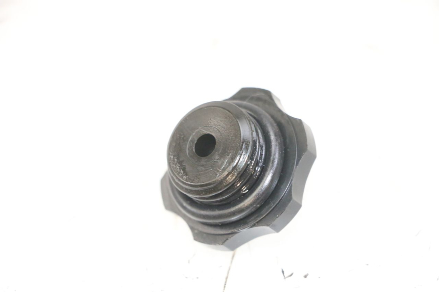 photo de ENGINE OIL CAP HONDA CB R 1000 (2018 - 2023) - Component detail