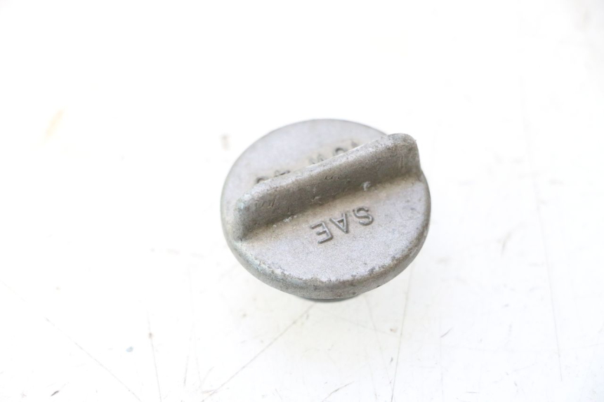 photo de ENGINE OIL CAP SUZUKI DR S 600 (1985 - 1989) - Zoom on usage condition
