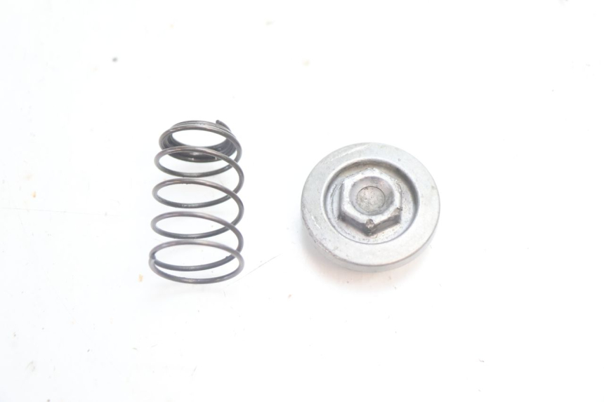 photo de ENGINE OIL CAP HONDA FES S-WING SWING ABS 125 (2007 - 2015) - Main view