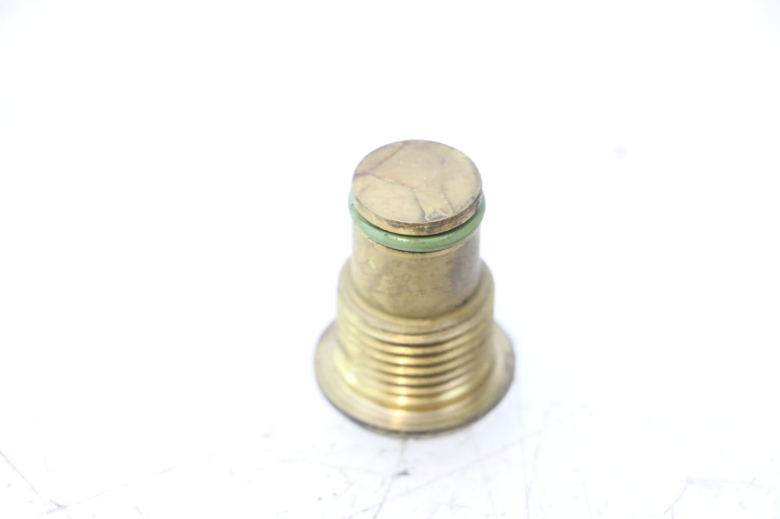 photo de ENGINE OIL CAP GILERA GP 800 (2007 - 2013) - Zoom on usage condition