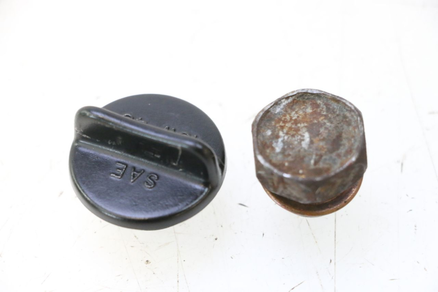 photo de ENGINE OIL CAP SUZUKI GSF N BANDIT 1200 (2001 - 2005) - Main view