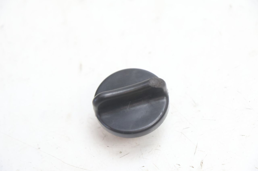 photo de ENGINE OIL CAP SUZUKI GSR 600 (2005 - 2012) - Component detail