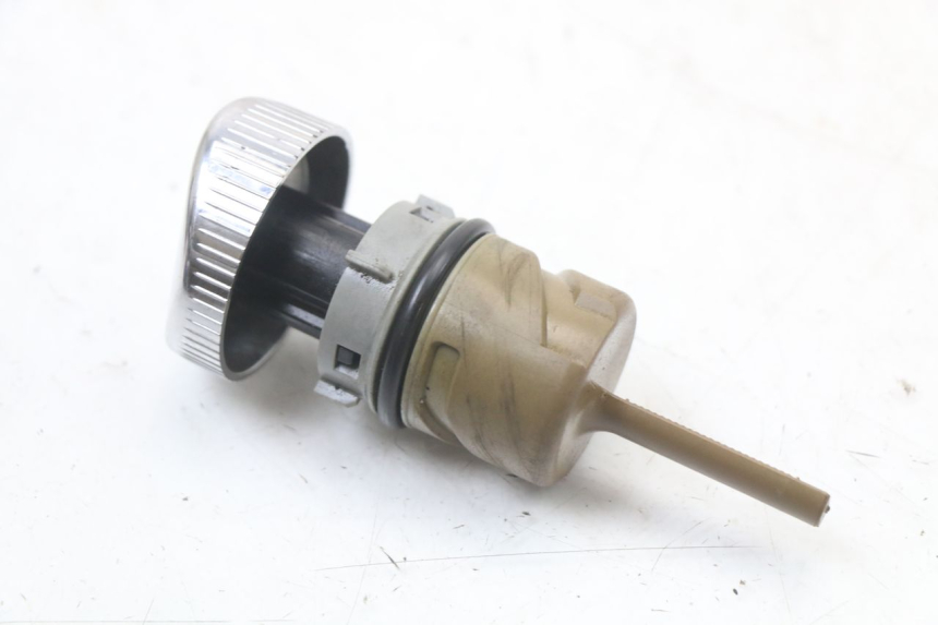 photo de ENGINE OIL CAP HARLEY DAVIDSON SPORTSTER XL CUSTOM 883 (1999 - 2006) - Technical close-up