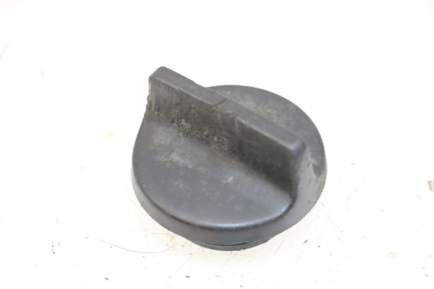 photo de ENGINE OIL CAP KAWASAKI ZR7 ZR-7 S 750 (1999 - 2004) - Zoom on usage condition