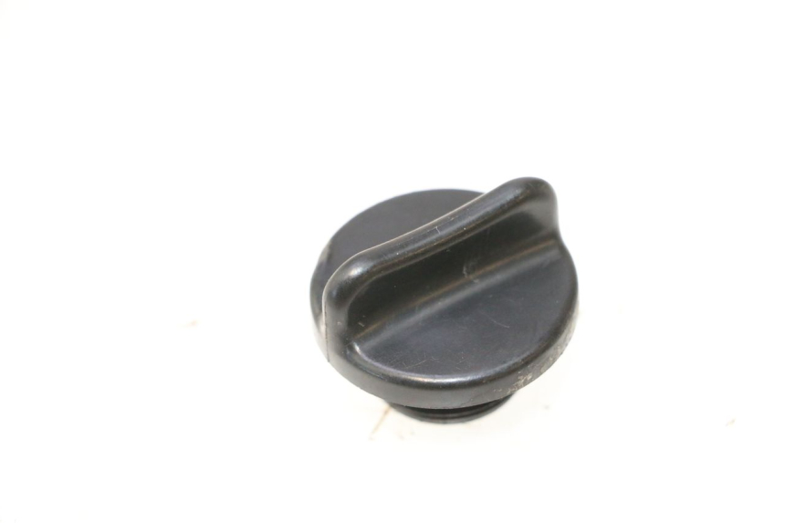 photo de ENGINE OIL CAP SUZUKI SV S 650 (2003 - 2009) - Zoom on usage condition