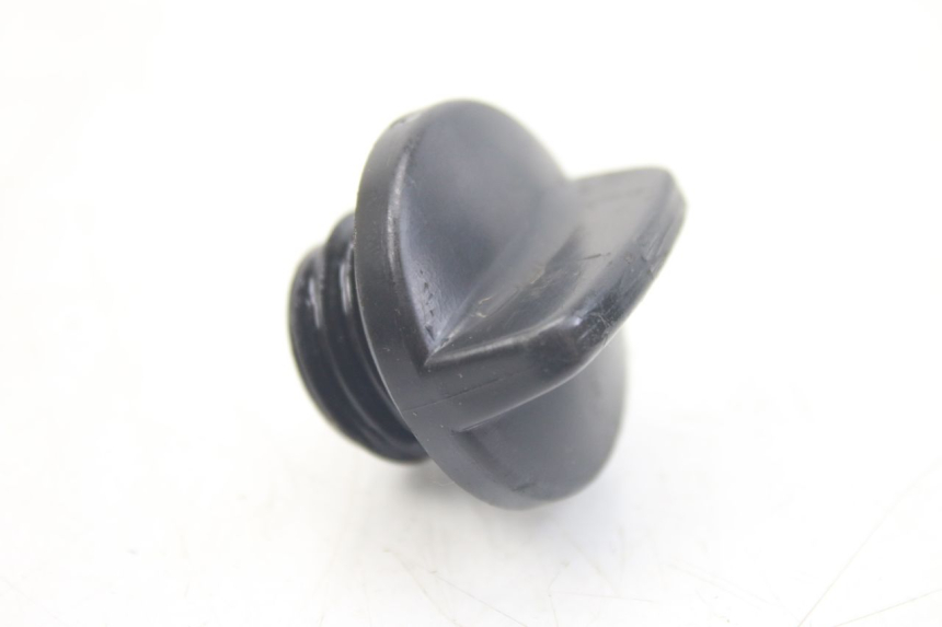 photo de ENGINE OIL CAP HONDA VFR FI RC46 800 (1998 - 2001) - Zoom on usage condition