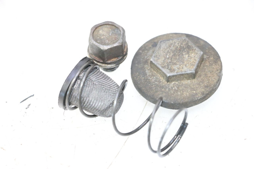 photo de ENGINE OIL CAP SMC XROAD 150 - Zoom on usage condition
