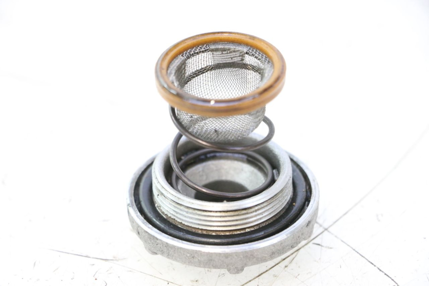 photo de ENGINE OIL CAP YAMAHA YP MAJESTY 125 (1998 - 2001) - Component detail