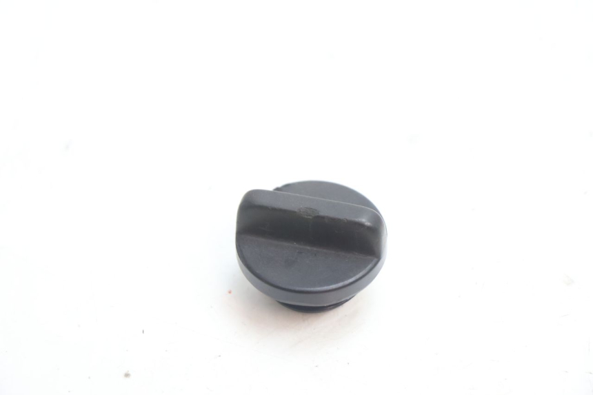 photo de ENGINE OIL CAP YAMAHA YZF R GENESIS 750 (1993 - 1998) - Component detail