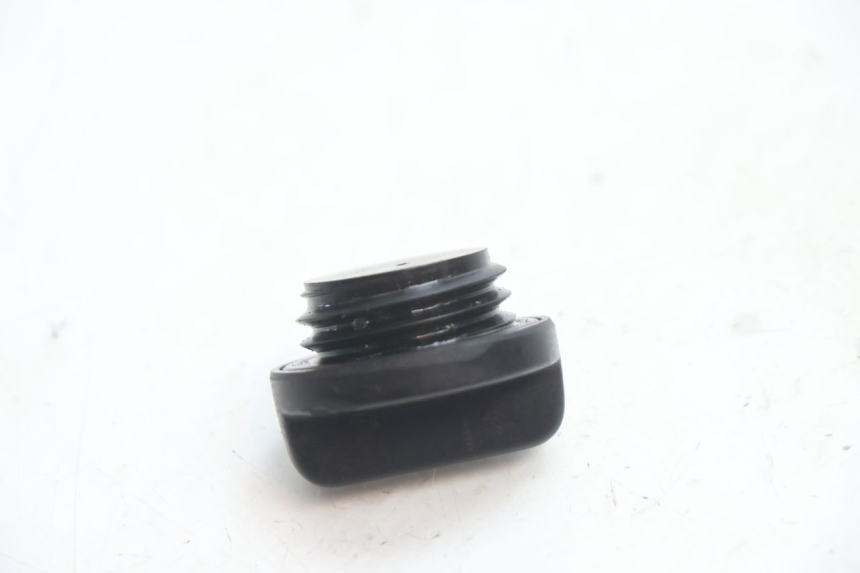 photo de ENGINE OIL CAP YAMAHA YZF R GENESIS 750 (1993 - 1998) - Alternative perspective