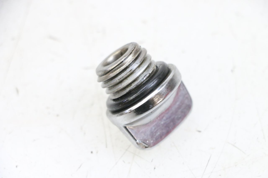 photo de ENGINE OIL CAP KYMCO ZING 125 (1997 - 2003) - Alternative perspective