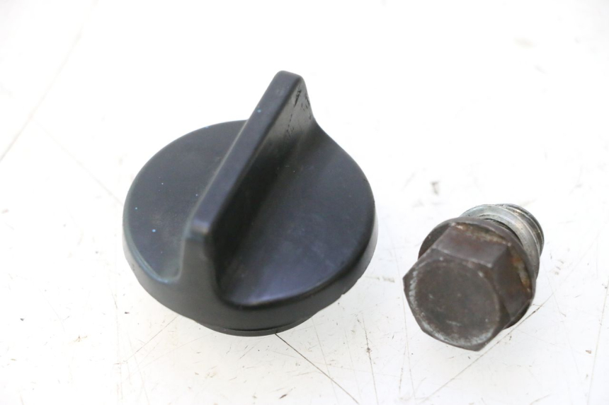 photo de ENGINE OIL CAP KAWASAKI ZZR 600 (1995 - 2004) - Zoom on usage condition