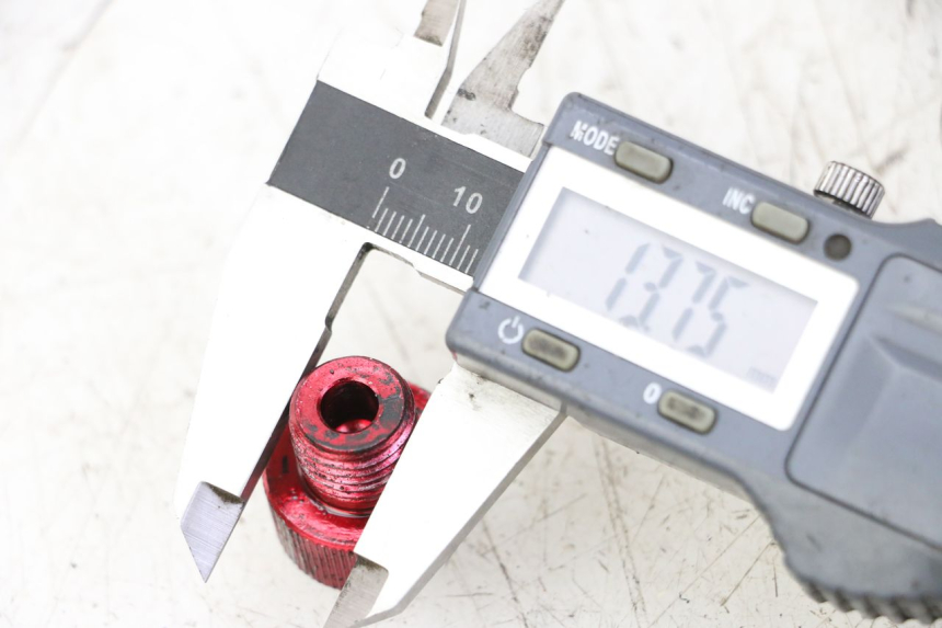 photo de REAR WHEEL SHAFT CAP YAMAHA AEROX 50 (1997 - 2006) - Component detail