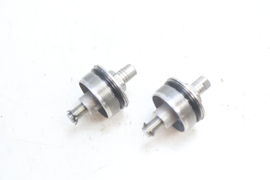 photo de FORK CAP SUZUKI GSR 600 (2005 - 2012) - Technical close-up