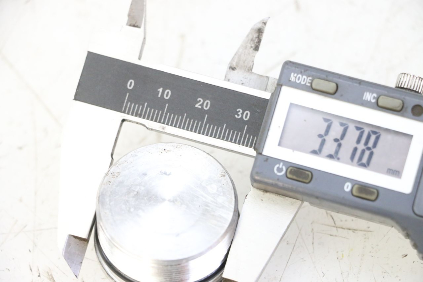 photo de FORK CAP GILERA SMT SUPERMOTARD 50 (2009 - 2017) - Component detail