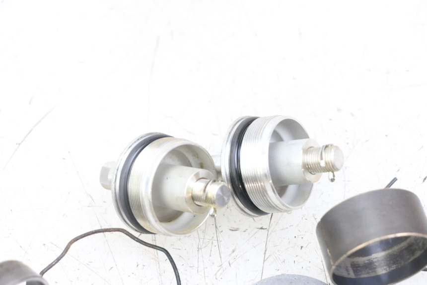 photo de FORK CAP SUZUKI GSX F GSXF 650 (2007 - 2015) - Zoom on usage condition