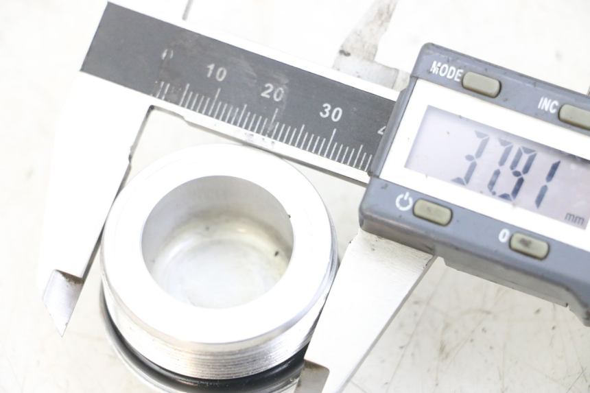 photo de FORK CAP SUZUKI SV N 650 (1999 - 2002) - Component detail