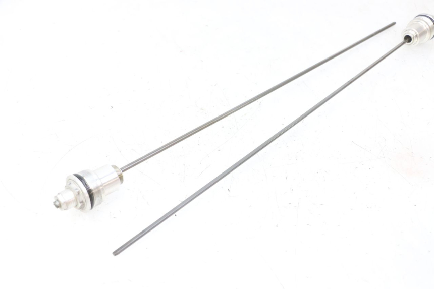 photo de FORK CAP YAMAHA TDM ABS 900 (2002 - 2014) - Zoom on usage condition