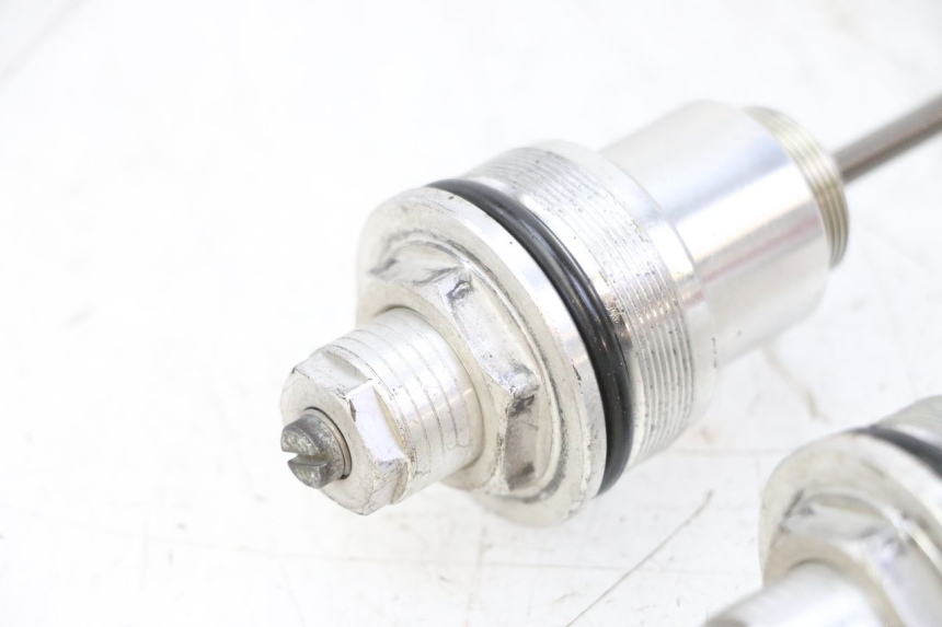 photo de FORK CAP YAMAHA TDM ABS 900 (2002 - 2014) - Technical close-up