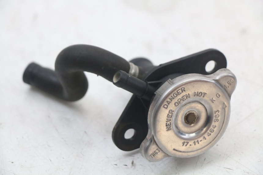 photo de RADIATOR CAP BMW C1 125 (2000 - 2003) - Alternative perspective