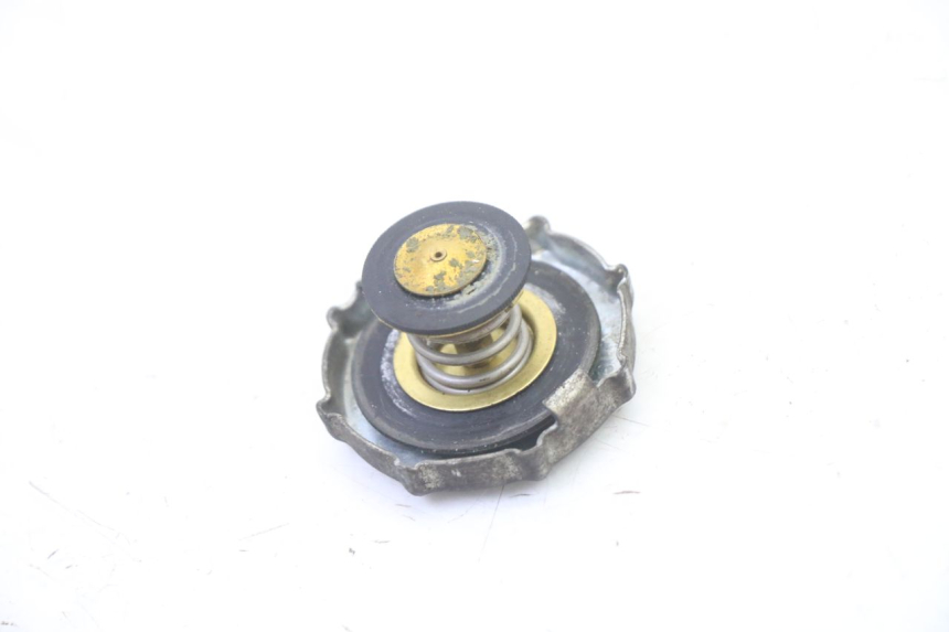 photo de RADIATOR CAP APRILIA CLASSIC 125 (1995 - 2001) - Alternative perspective