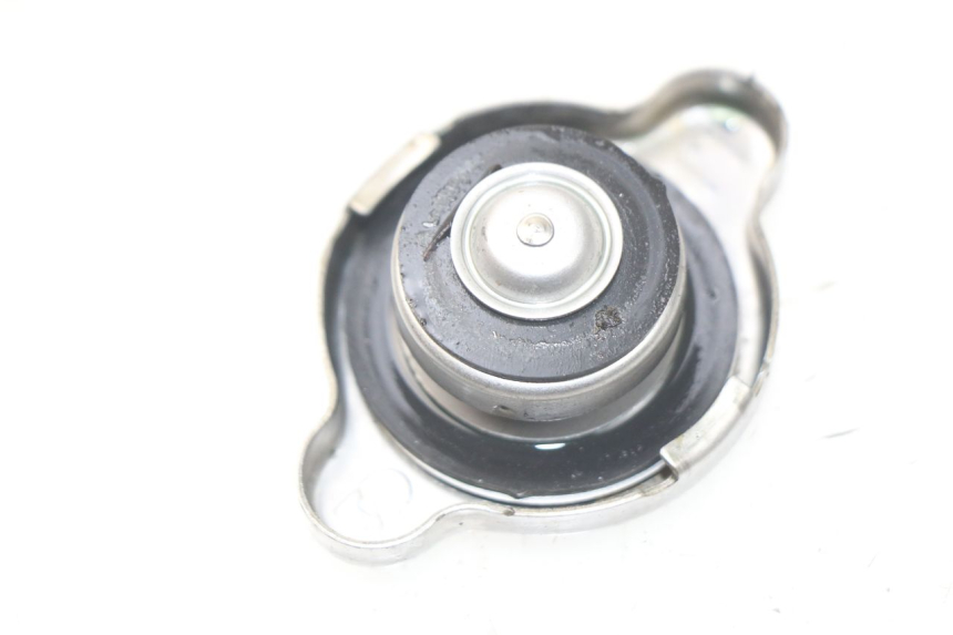 photo de RADIATOR CAP HONDA CRF CR-F 450 (2005 - 2008) - Zoom on usage condition
