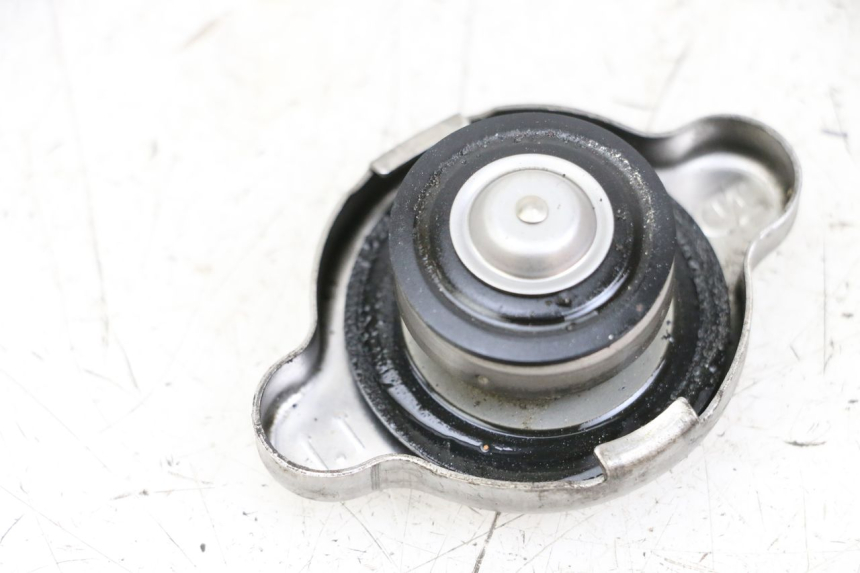 photo de RADIATOR CAP YAMAHA FJR ABS 1300 (2006 - 2012) - Component detail
