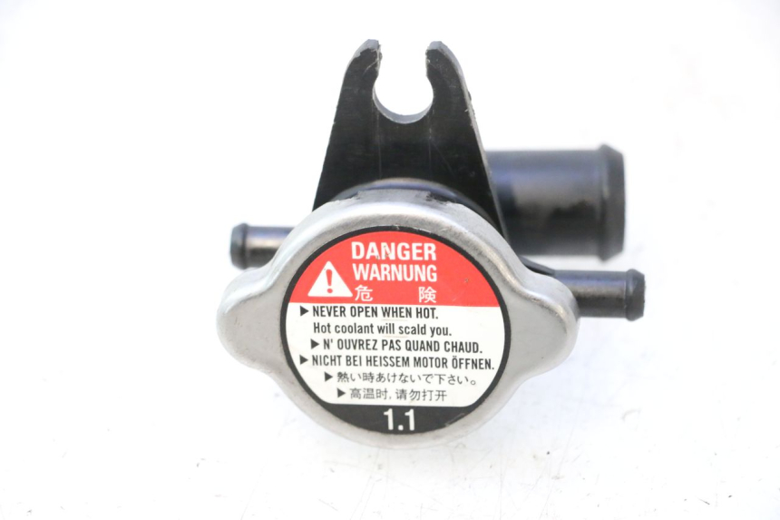 photo de RADIATOR CAP HONDA FJS SILVER WING SILVERWING 400 (2005 - 2008) - Alternative perspective