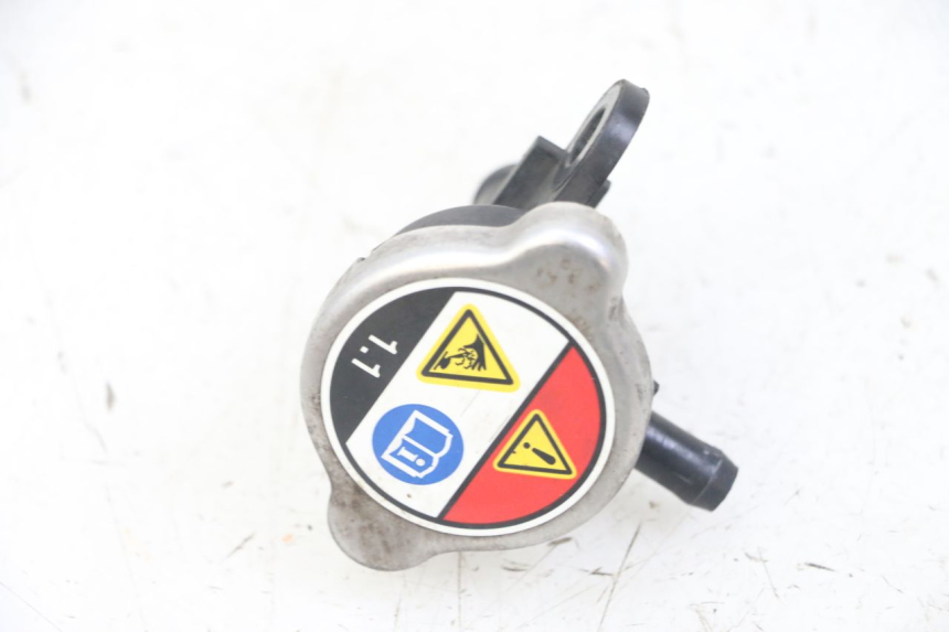 photo de RADIATOR CAP HONDA FORZA ABS 300 (2013 - 2017) - Zoom on usage condition