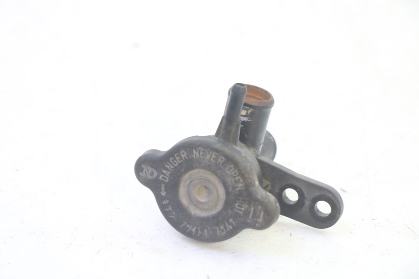 photo de RADIATOR CAP KAWASAKI GPX R WARBIRD 600 (1988 - 1993) - Alternative perspective