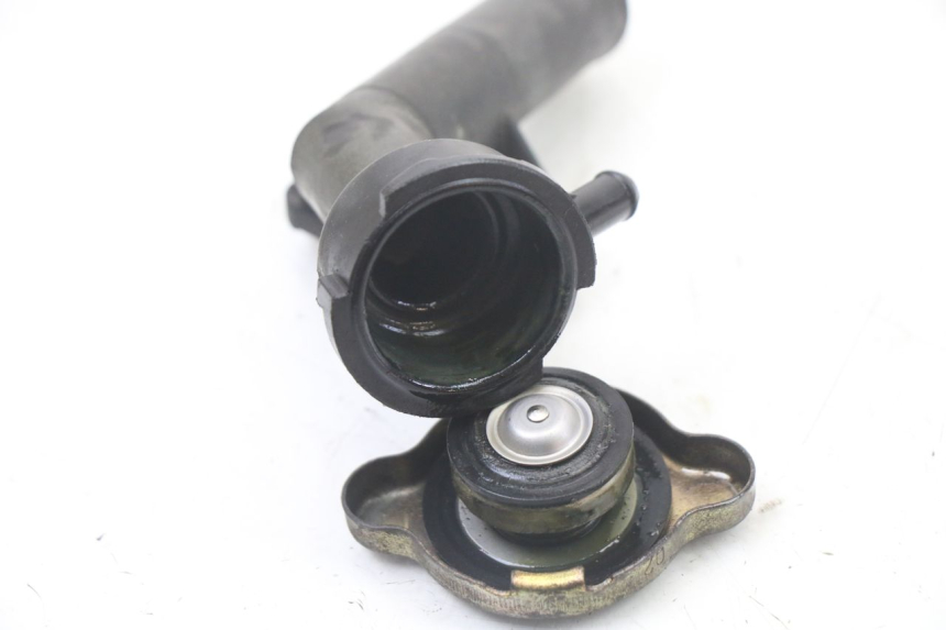 photo de RADIATOR CAP HONDA VT C2 SHADOW 750 (1997 - 2001) - Alternative perspective