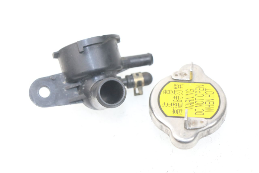 photo de RADIATOR CAP SYM JOYMAX 250 (2013 - 2017) - Main view