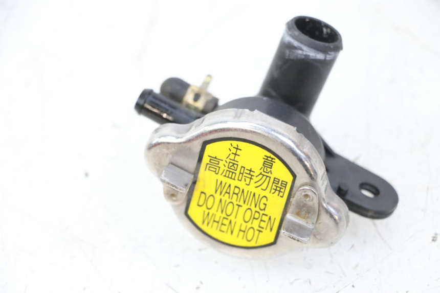 photo de RADIATOR CAP SYM JOYMAX 125 (2010 - 2017) - Zoom on usage condition