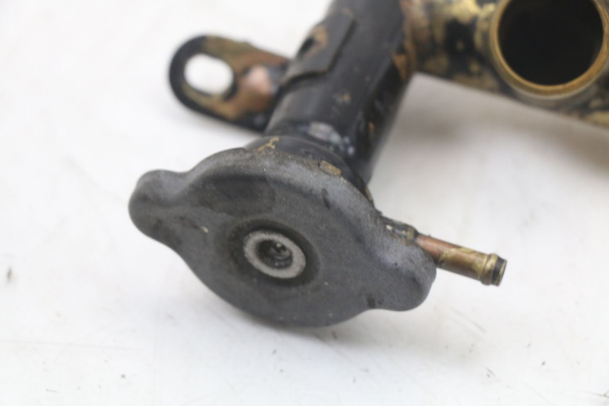 photo de RADIATOR CAP KAWASAKI GTR 1000 (1994 - 2004) - Zoom on usage condition